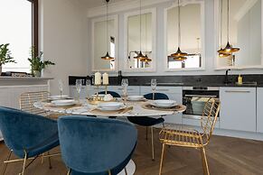 Magnificent Sarmacka by Renters Prestige