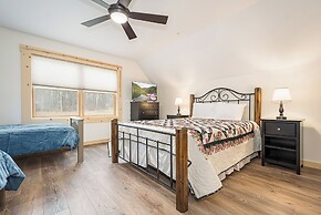 John's Place by Taylor Made Deep Creek