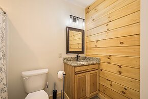 John's Place by Taylor Made Deep Creek