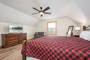 John's Place by Taylor Made Deep Creek