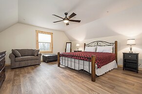 John's Place by Taylor Made Deep Creek