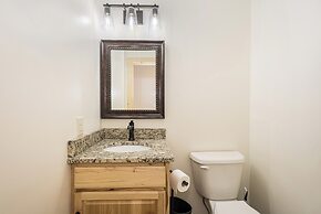 John's Place by Taylor Made Deep Creek