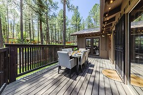 Rustic Pines Retreat