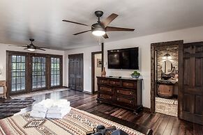 Rustic Pines Retreat