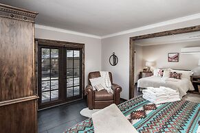 Rustic Pines Retreat