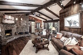 Rustic Pines Retreat