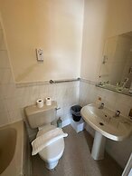 Mackay's Spa Lodge Hotel