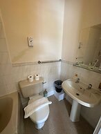 Mackay's Spa Lodge Hotel