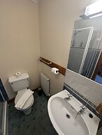 OYO Mackay'S Travel Lodge Hotel