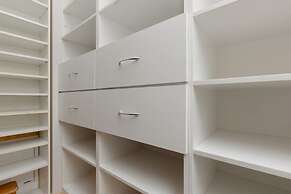 Apartment Czerniakowska by Renters