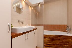 Apartment Czerniakowska by Renters