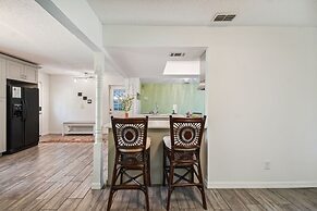 TRANQUILITY. Gated Estate Home. Privacy.