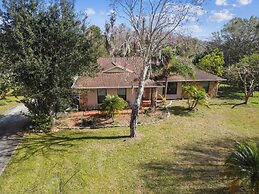 TRANQUILITY. Gated Estate Home. Privacy.