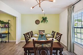 TRANQUILITY. Gated Estate Home. Privacy.