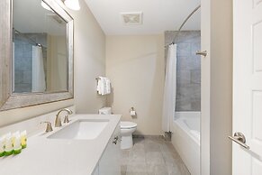 Exquisite 4 BR Condo in New Orleans