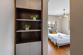 Mackenzie Eftyhia Beachfront Suite