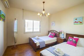 Mackenzie Eftyhia Beachfront Suite