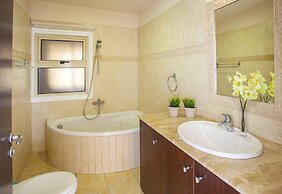 Mackenzie Eftyhia Beachfront Suite