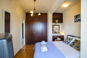 Mackenzie Eftyhia Beachfront Suite