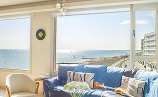 Mackenzie Eftyhia Beachfront Suite