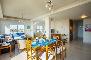 Mackenzie Eftyhia Beachfront Suite