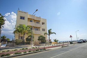 Mackenzie Eftyhia Beachfront Suite