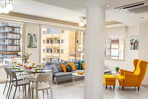 Mackenzie Eftyhia Beachfront Suite