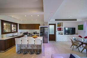 El Greco Seafront Villa