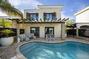 El Greco Seafront Villa