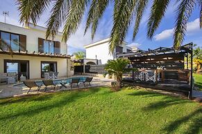 El Greco Seafront Villa