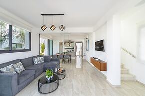 Pernera Beach Villa in Protaras