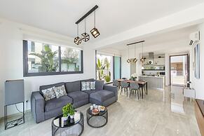 Pernera Beach Villa in Protaras