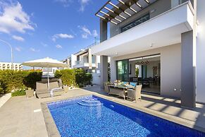 Pernera Beach Villa in Protaras