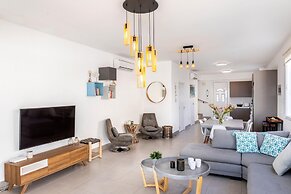 Ayia Thekla Seafront Villa Dagi