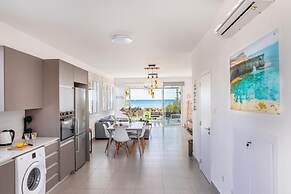 Ayia Thekla Seafront Villa Dagi