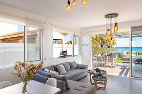 Ayia Thekla Seafront Villa Dagi