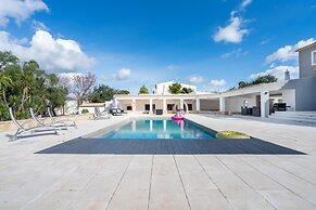 Luxury Almancil Villa With Heated Pool by Ideal Homes