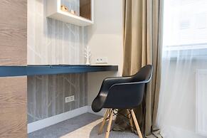 Swanky and Modern Marina Residence