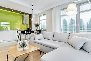 Swanky and Modern Marina Residence