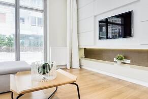 Swanky and Modern Marina Residence