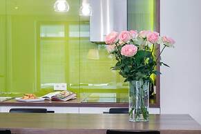 Swanky and Modern Marina Residence