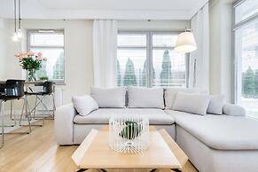 Swanky and Modern Marina Residence