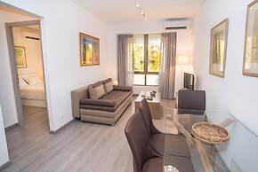 Beachside Bliss Central 1-bedroom in Glyfada