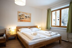 Lake View Lodges - Terrace