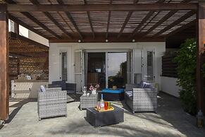 Beachfront Villa Meneou 5