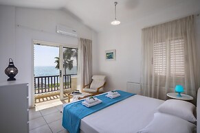 Beachfront Villa Meneou 5