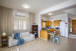 Beachfront Villa Meneou 5