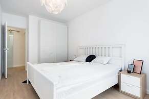 Cosy Two Bedroom Apartment With Stunning City View