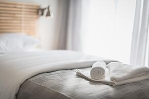 Cozy and Fresh 2bdrm apt Close to Metro