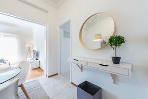 Cozy and Fresh 2bdrm apt Close to Metro